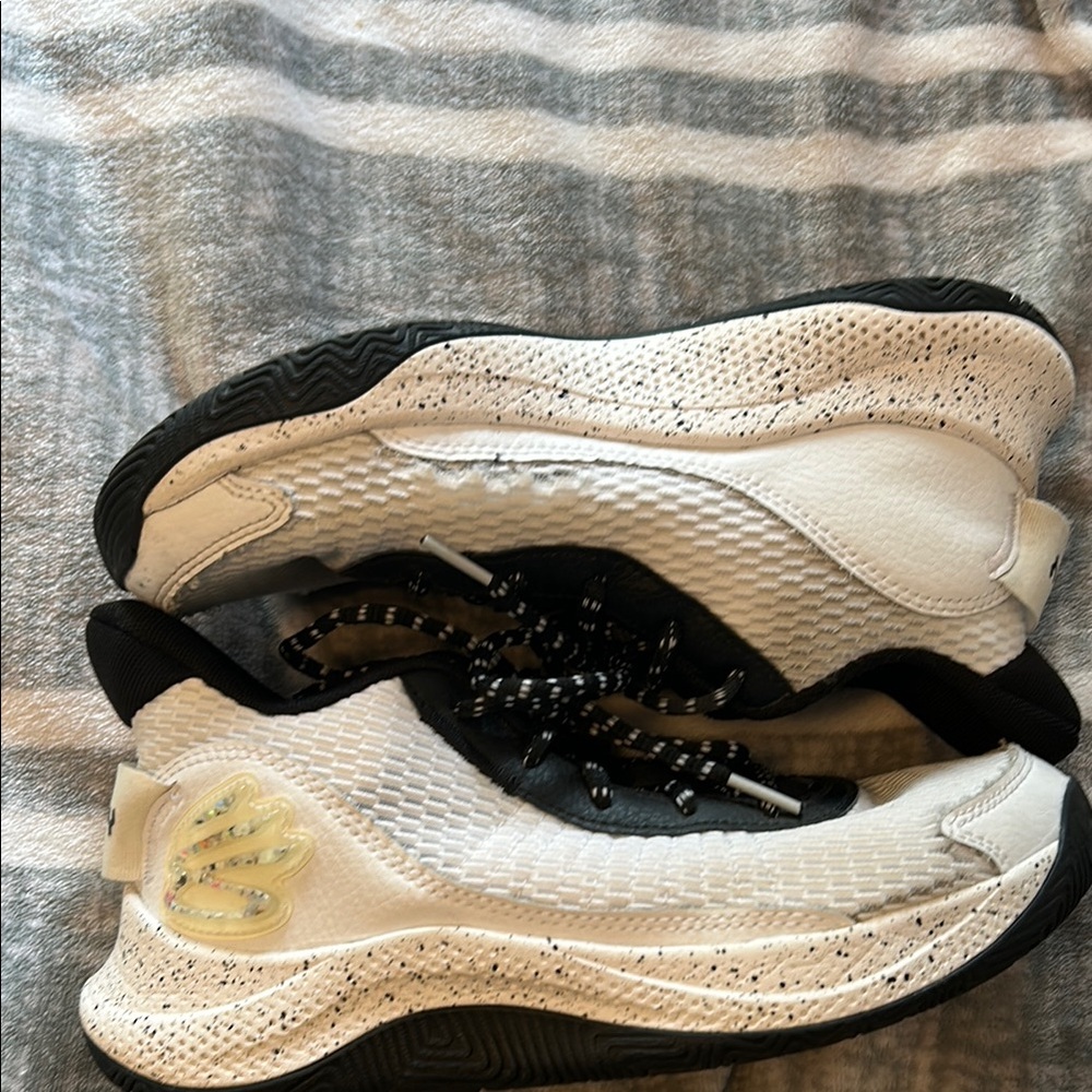 Under Armour Women's Athletic Shoes - White and Black
